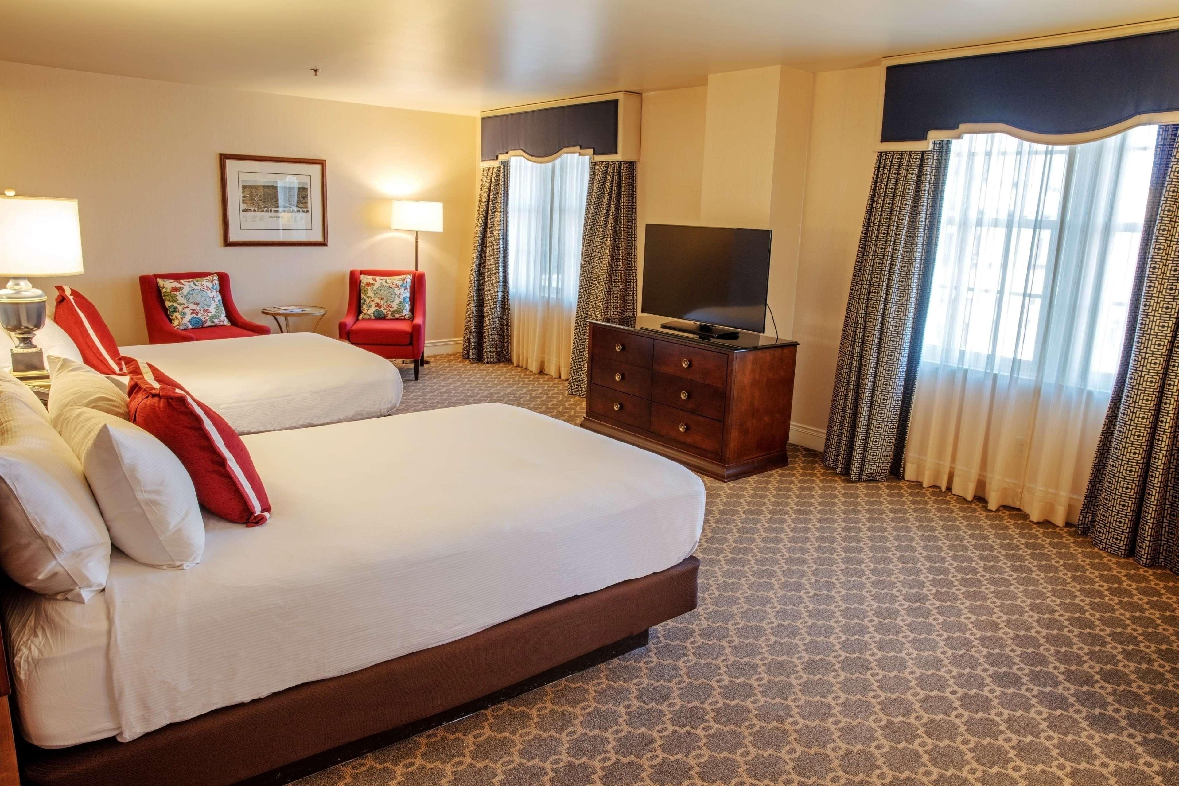 Hotel Roanoke & Conference Center, Curio Collection By Hilton Exterior foto