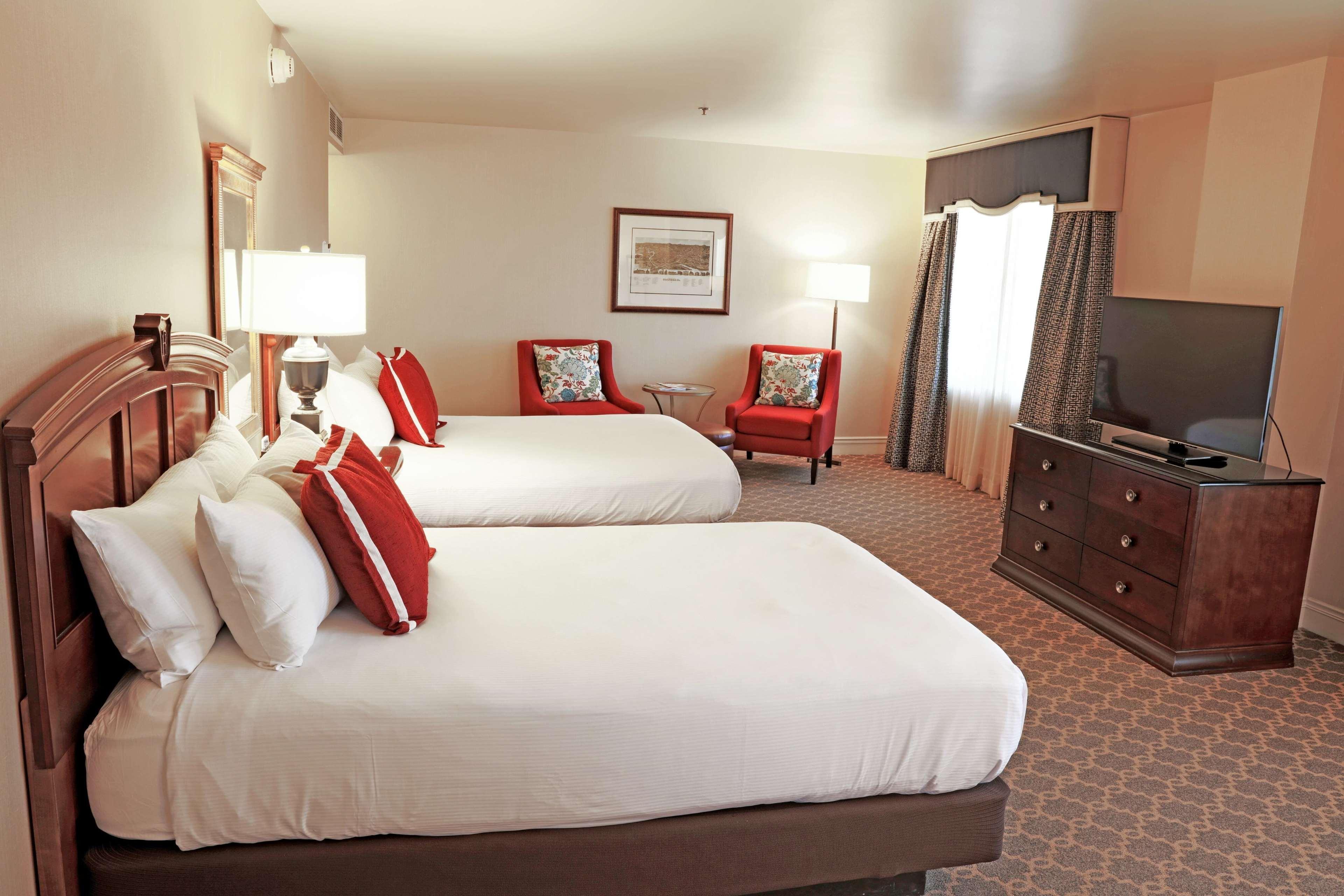 Hotel Roanoke & Conference Center, Curio Collection By Hilton Exterior foto