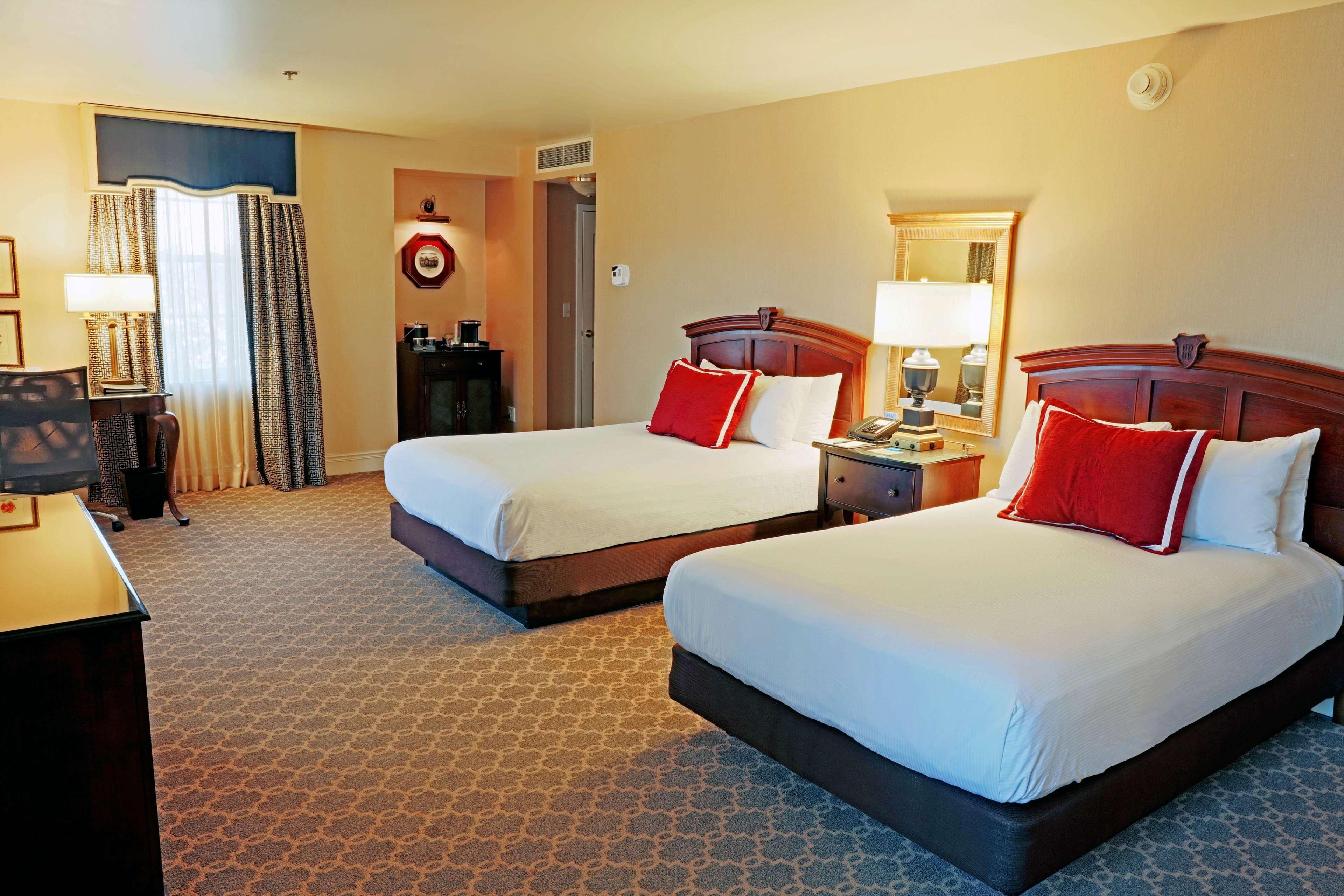 Hotel Roanoke & Conference Center, Curio Collection By Hilton Exterior foto