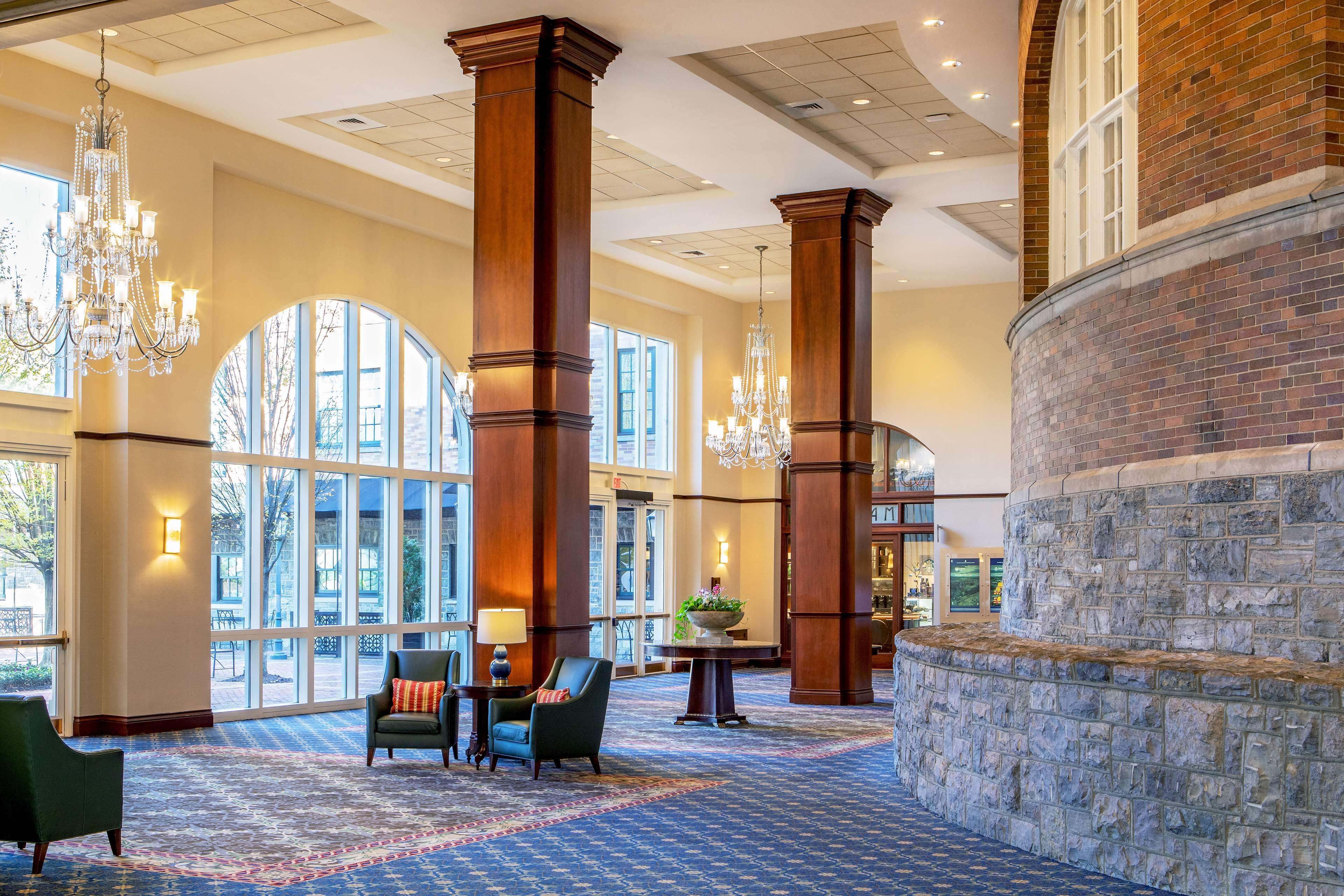 Hotel Roanoke & Conference Center, Curio Collection By Hilton Exterior foto