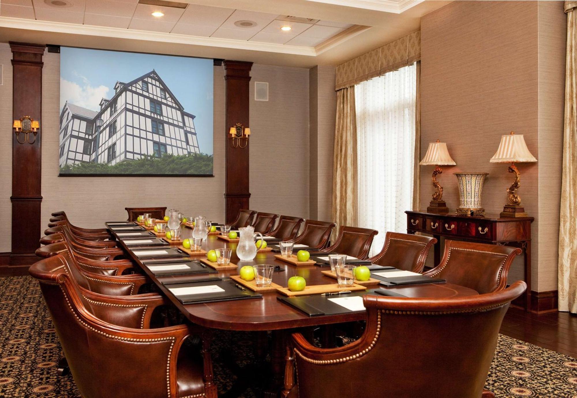 Hotel Roanoke & Conference Center, Curio Collection By Hilton Exterior foto